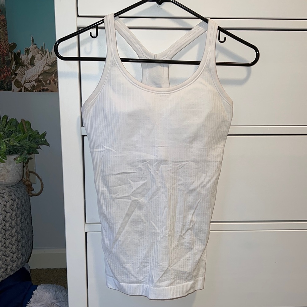 lululemon athletica white EUC ebb to street tank size 4